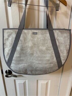 Thirty One Round Utility Tote Desert Dash Like NEW